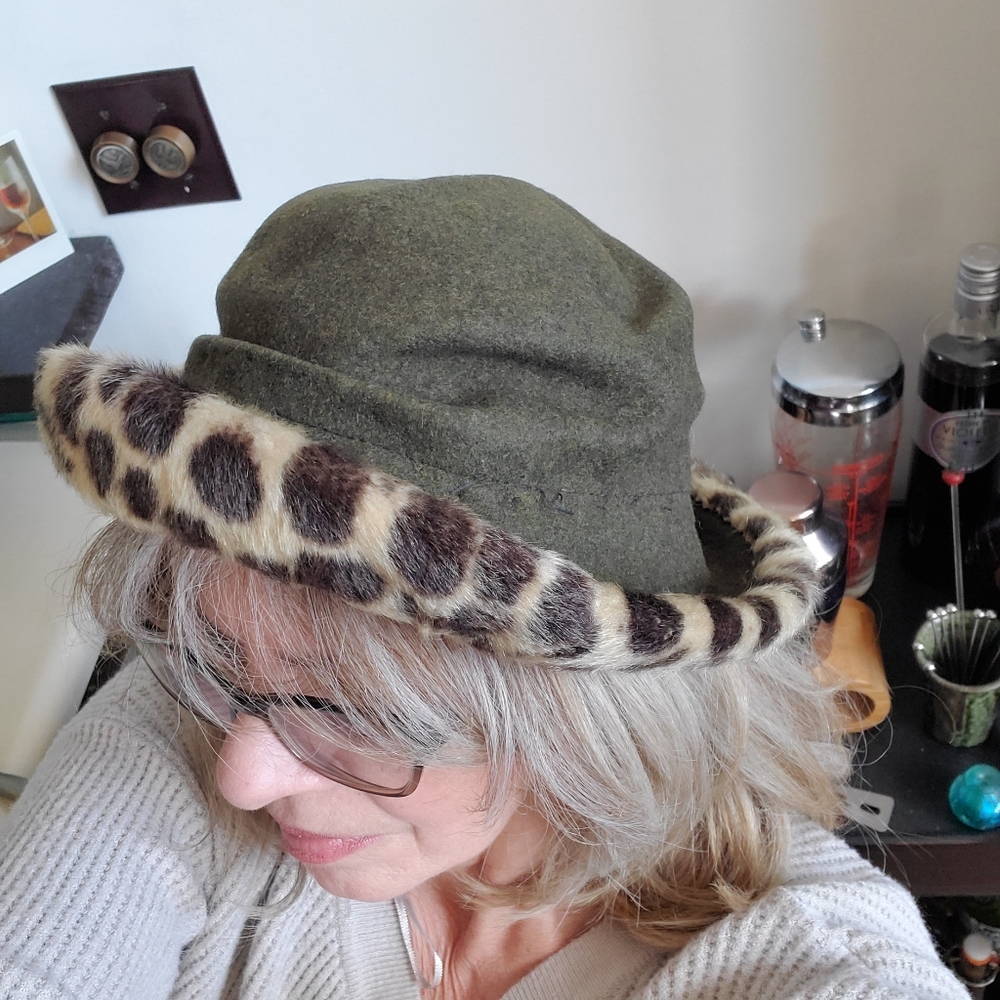 Vintage Lancaster 1960s felt & faux fur hat